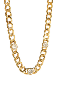 Meet the Juno — where sleek Cuban links and the allure of diamonds come together for something truly extraordinary. This necklace takes the iconic chain design to the next level with its dazzling simulated diamonds, adding a touch of luxury without compromising on edge. It’s the perfect fusion of strength and sparkle, designed to turn heads and elevate any look.
