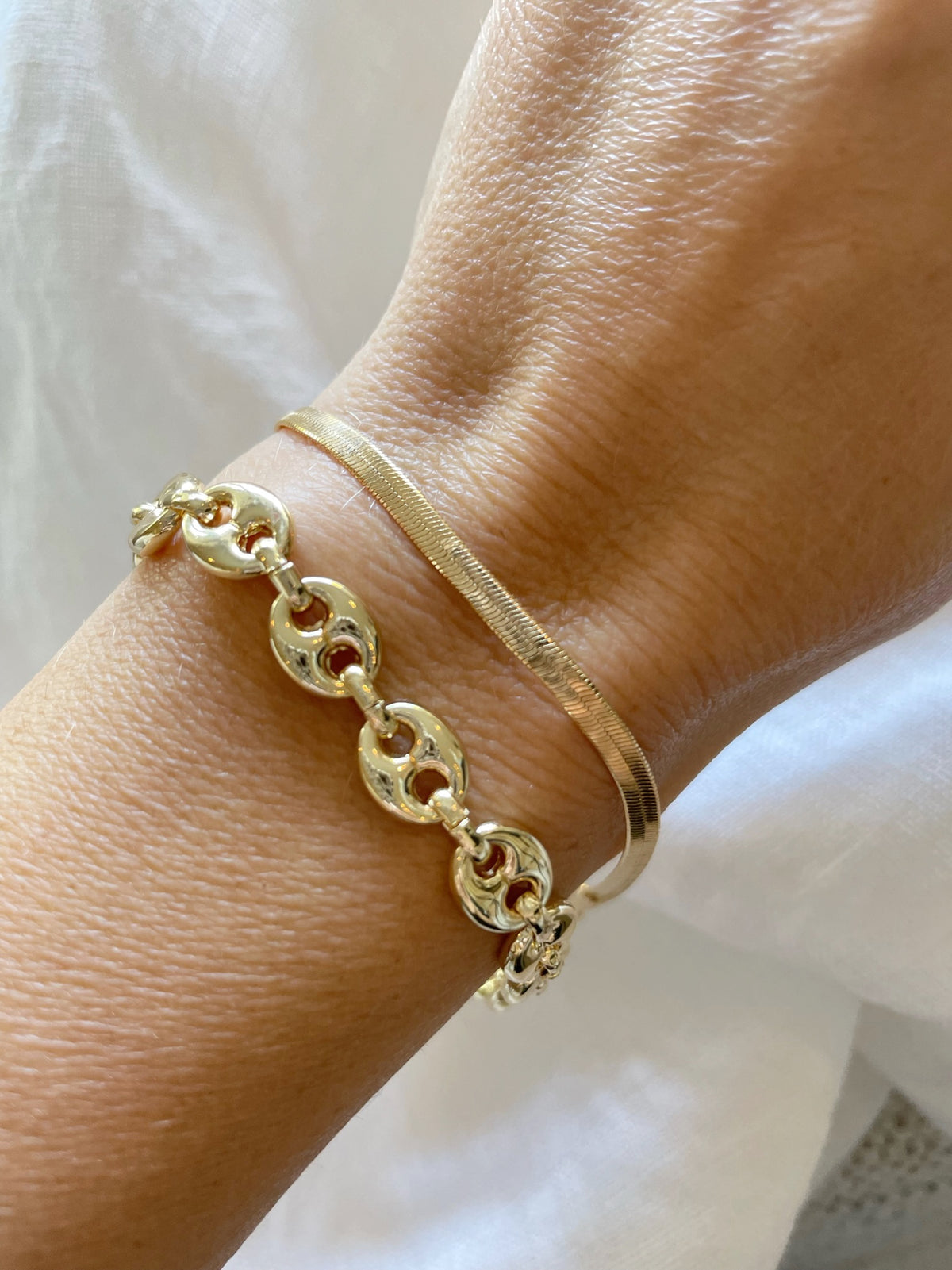 Gold Mariner Link Gold-Filled Bracelet by Dylan Rae Jewelry - 8mm diameter, lobster clasp closure - Timeless sophistication for women's fashion.