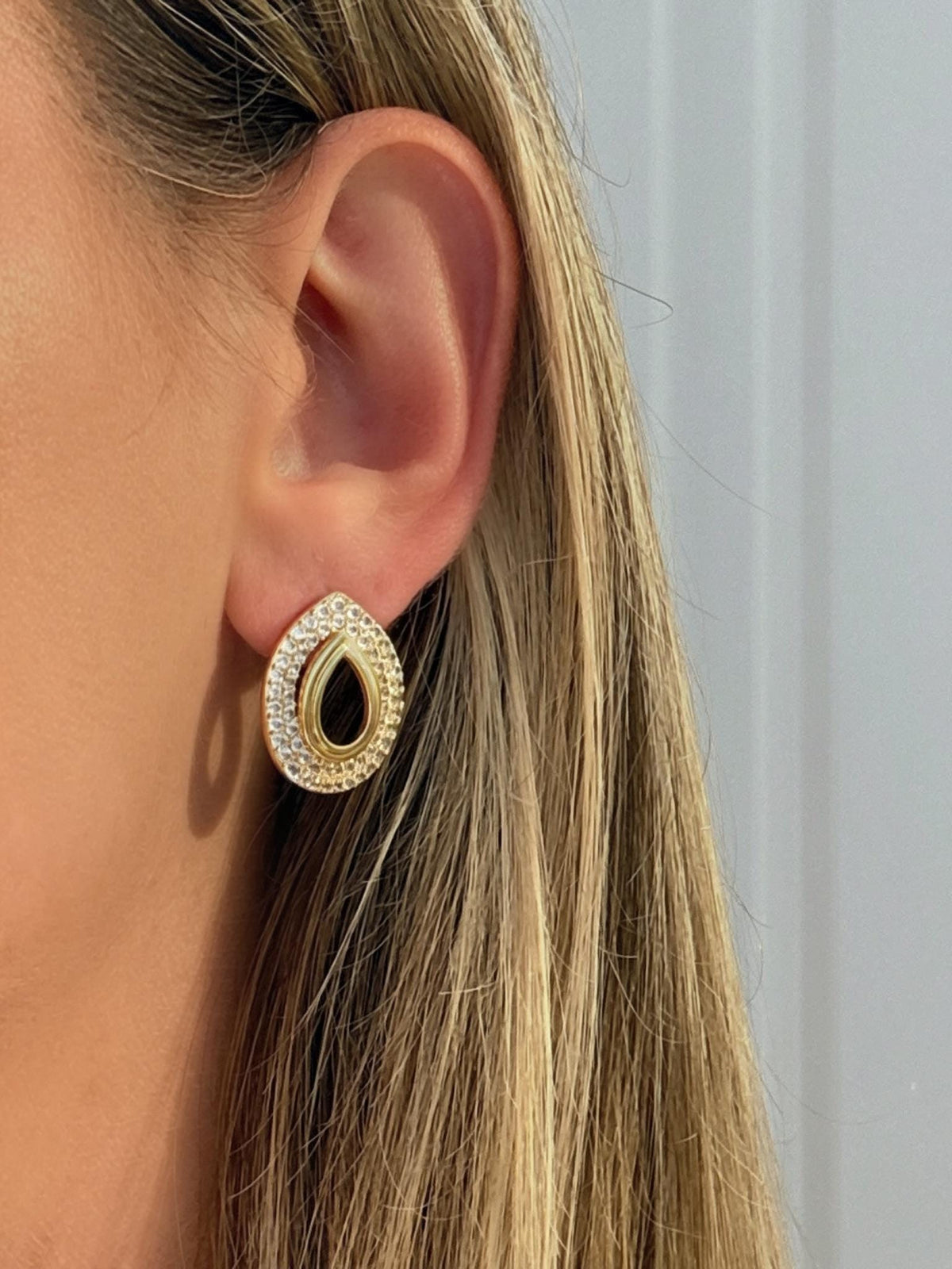 Crystal Teardrop Bridal Earrings Gold Filled Wedding Studs Rhinestone Wavy Border Design Perfect Bride Jewelry Bridesmaid Gift Set CZ Stone Dimensional Shape Elegant Ceremony Accessories Secure Push Back Closure Sparkly Sophisticated Style